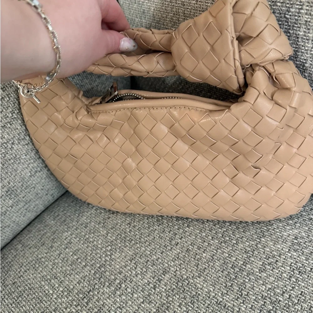 Tan Woven Purse - Picture 5 of 6
